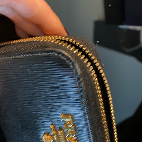 Authentic Black Mini Prada leather zip-around wallet - Picture 5 of 6